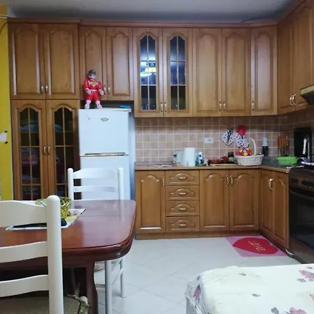 Cosy Side Apartment
