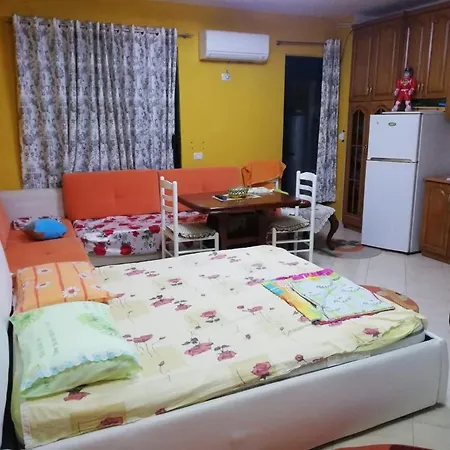 Cosy Side * Golem (Tirana)